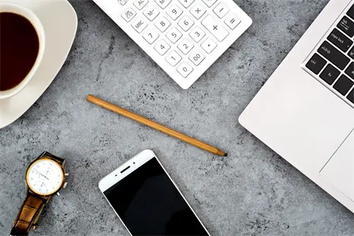 电脑盘根据什么